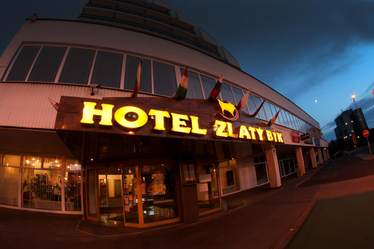 Hotel Zlaty Byk Rimavská Sobota Exterior foto